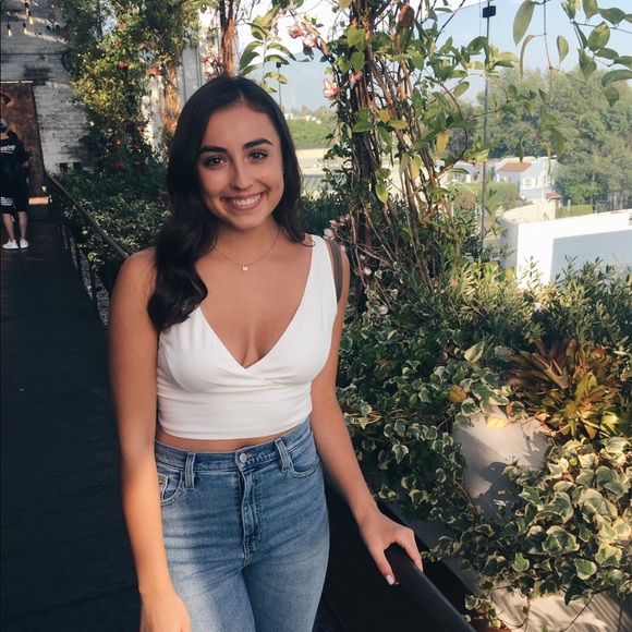 sarah_hales